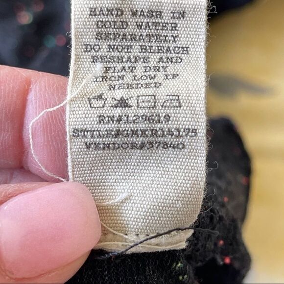 Gimmicks by BKE Black Embroidered Sleeve Top-Small - Picture 13 of 13